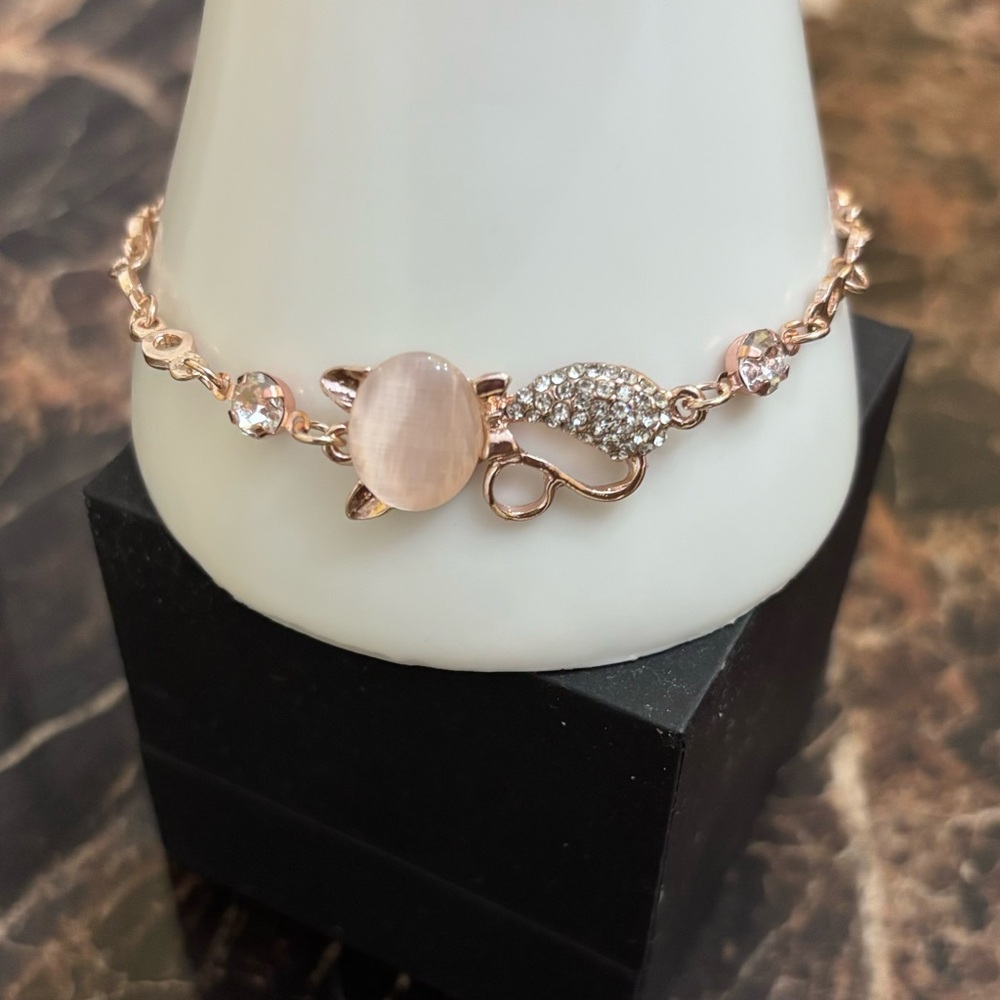 Beautiful Cat Cubic Zirconia Bracelet